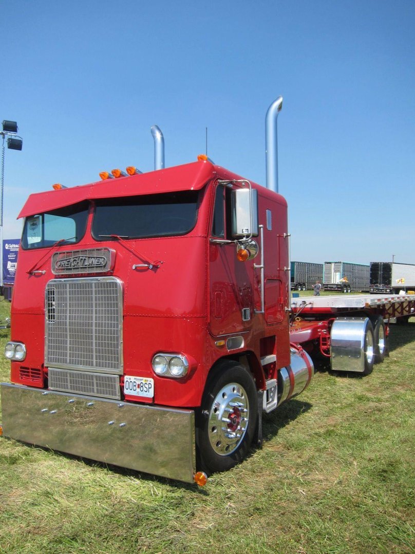 Фредлайнер грузовик