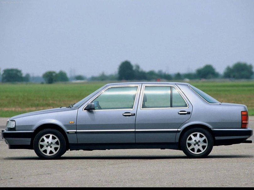Lancia Thema 2