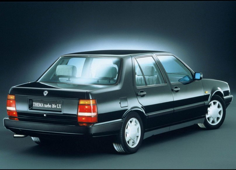 Lancia Thema 2