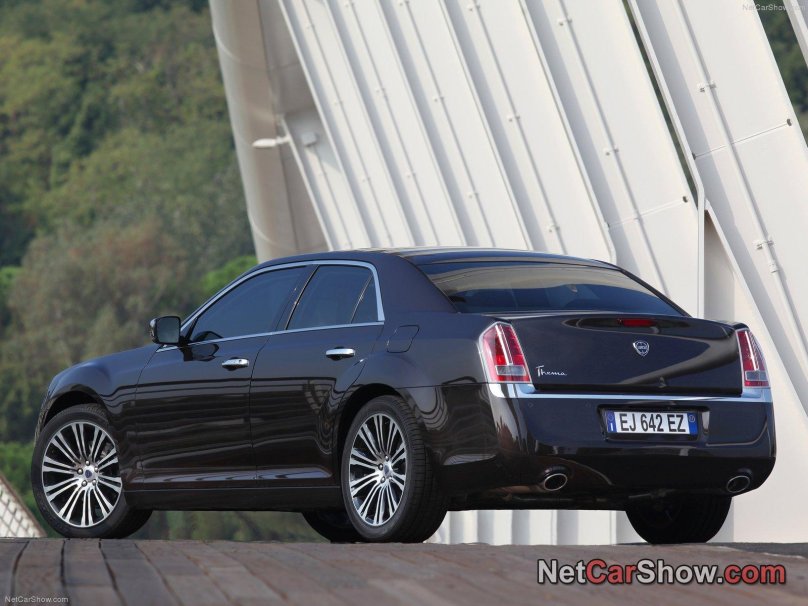Lancia Thema Chrysler 300