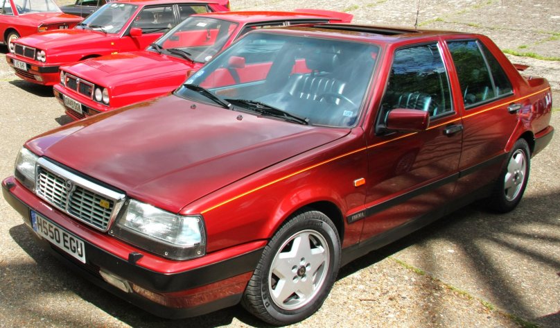 Lancia Thema 8.32