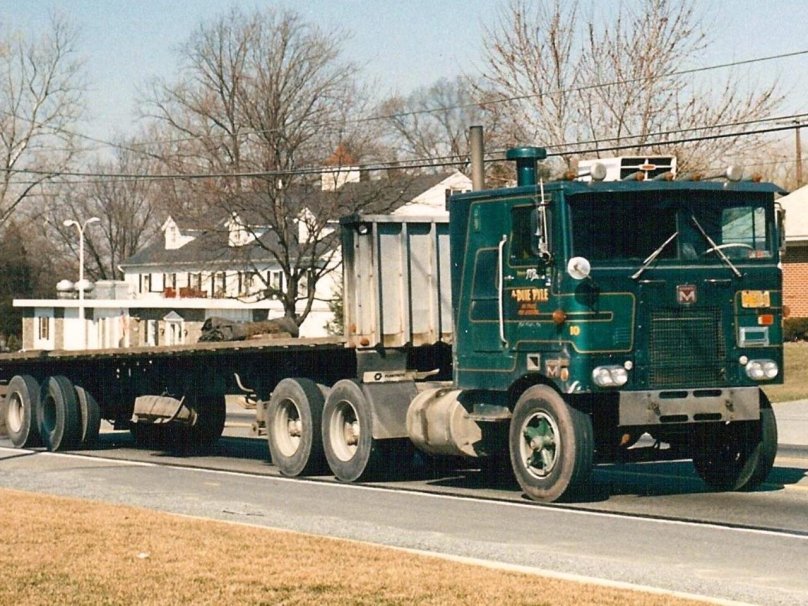 Американские Грузовики Мармон