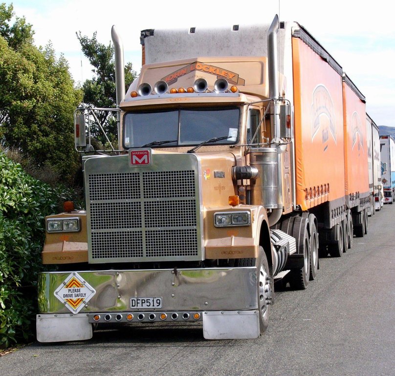 Тягач Мармон американский