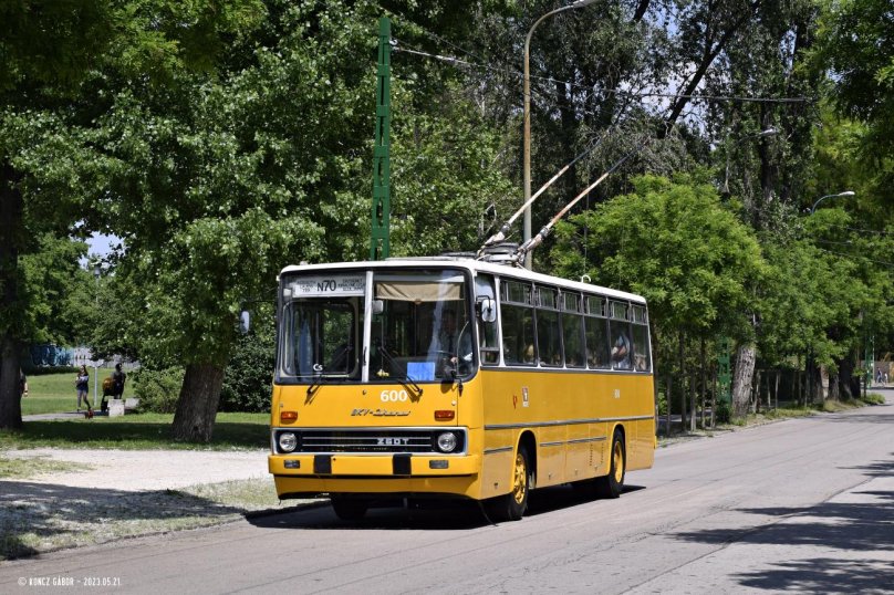 Икарус 260