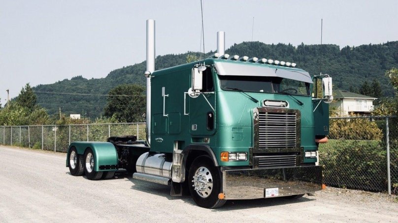 Американский грузовик Фредлайнер
