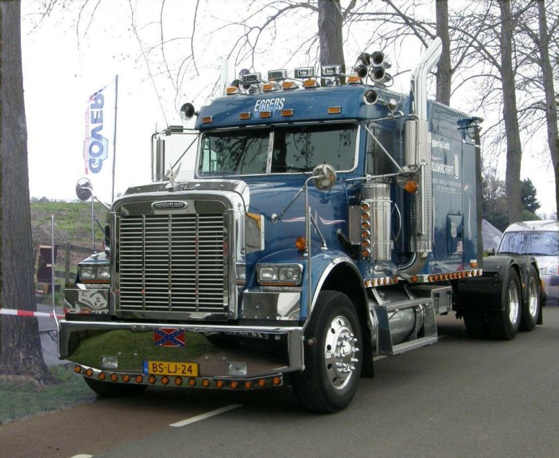 Freightliner FLD 120 conventional