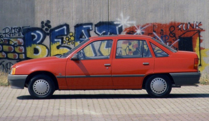 Опель кадет 1984 седан