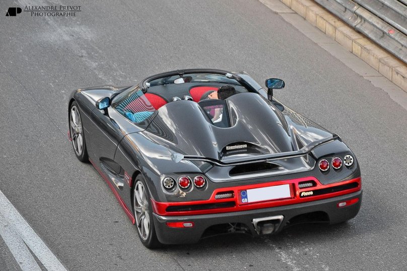 Машина Koenigsegg CCR ключи