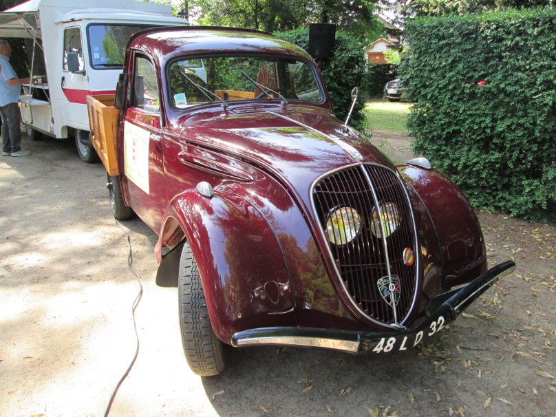 Рено 202 пикап 1942