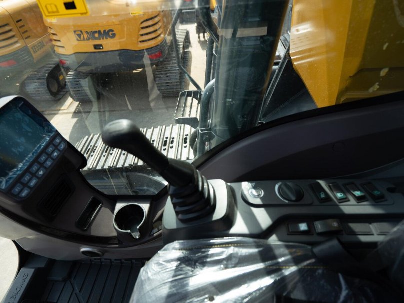 Экскаватор XCMG 225