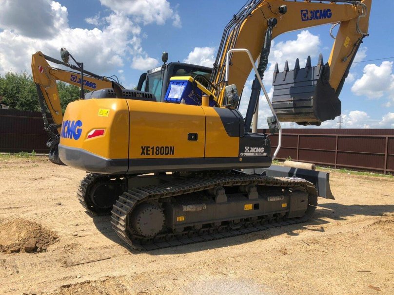 Экскаватор XCMG xe180dn