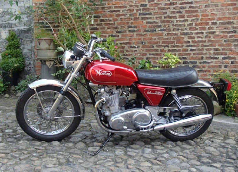 Norton Commando 850 mk2a