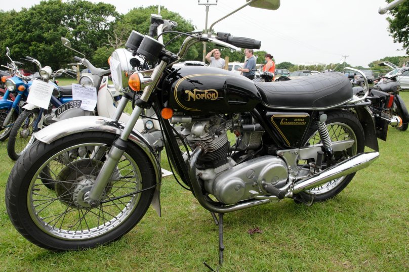 Commando 850