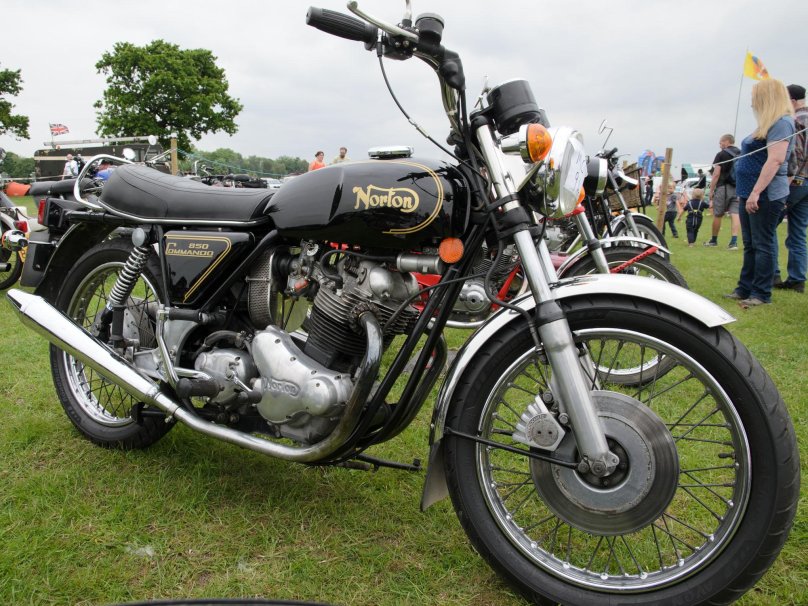 Нортон Коммандо 850