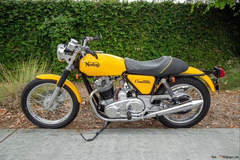Norton Commando 850cc
