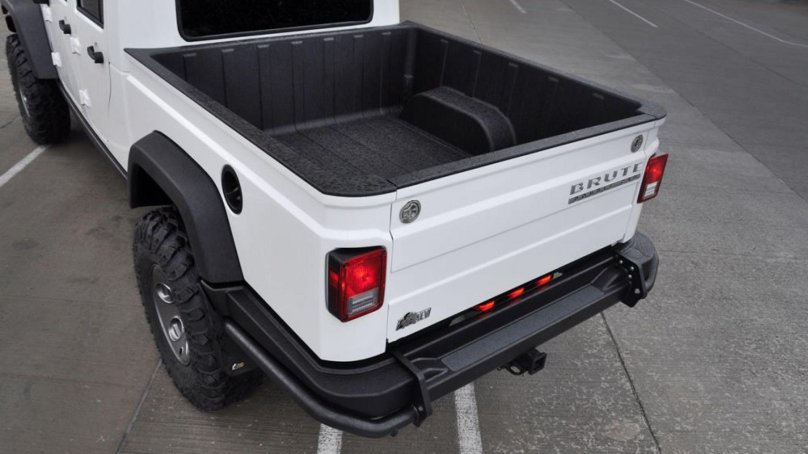 Jeep с открытым багажником