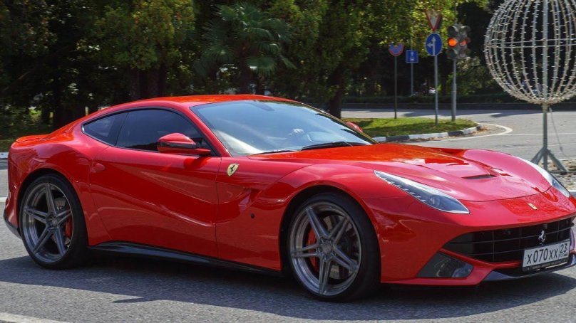 Ferrari f12 Berlinetta Red