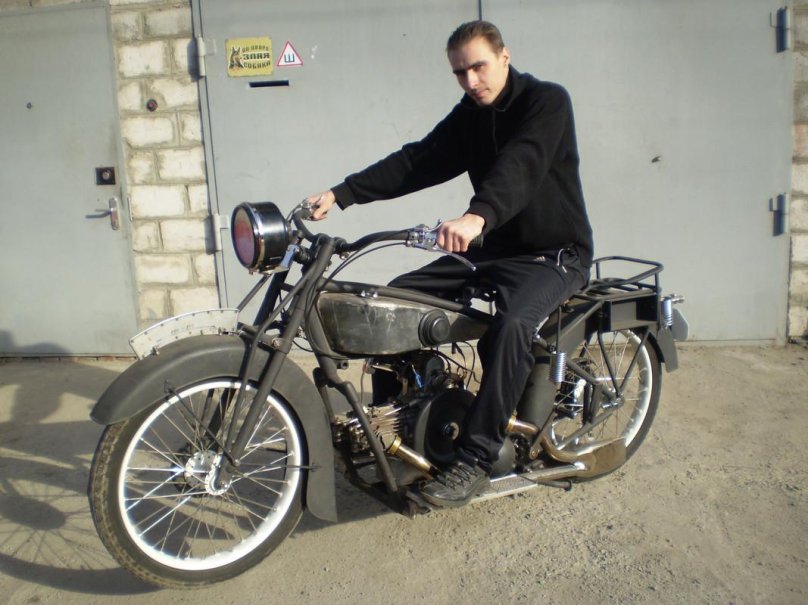 Виктория на байке