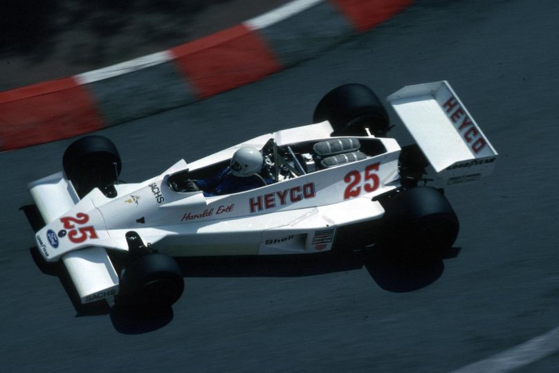 1975 Hesketh 308 Ford Cosworth DFV 3.0 v8