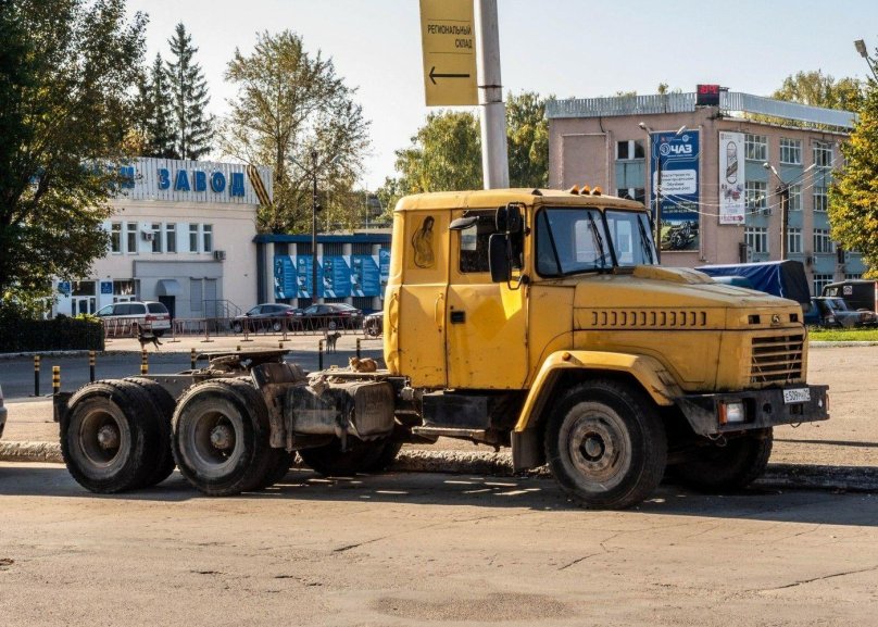 КРАЗ 6444 седельный тягач