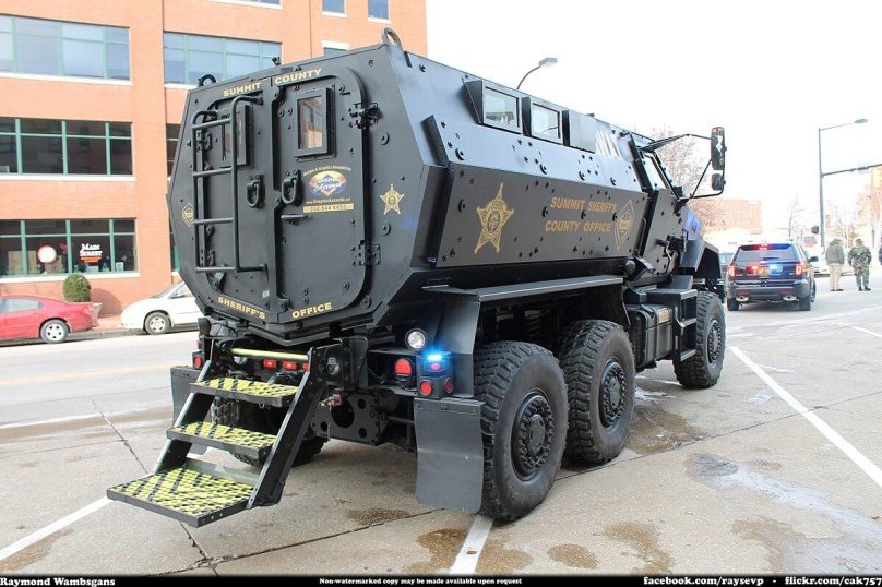 MRAP Caiman SWAT