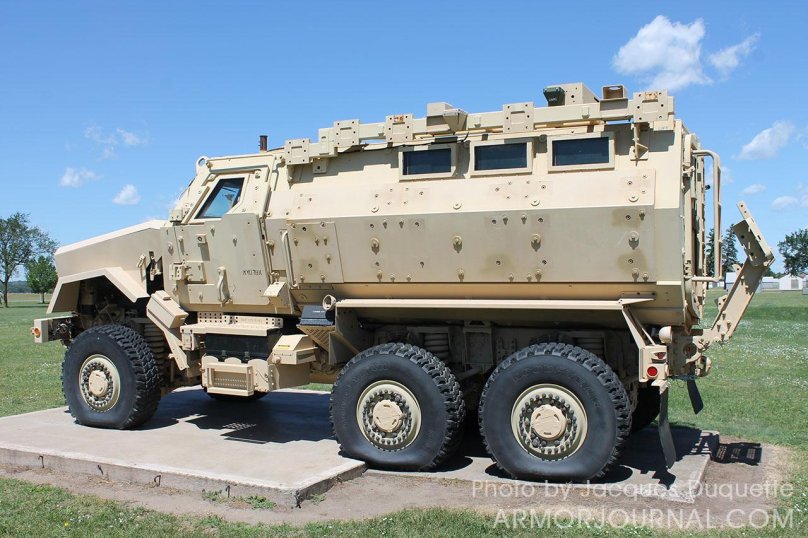 Бронеавтомобиль m1220 Caiman MRAP
