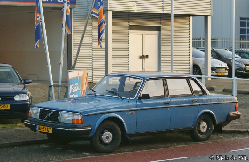Volvo 240 DL