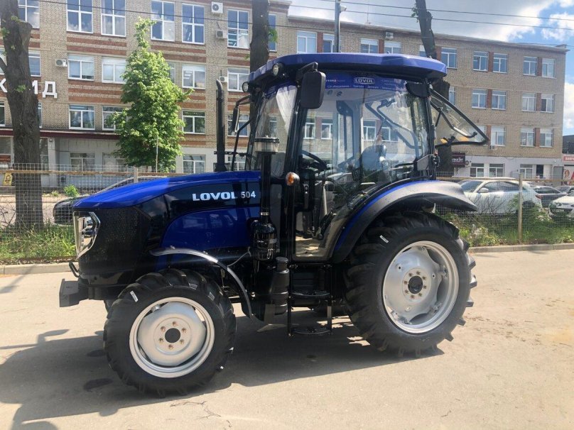 Китайский трактор Ловол