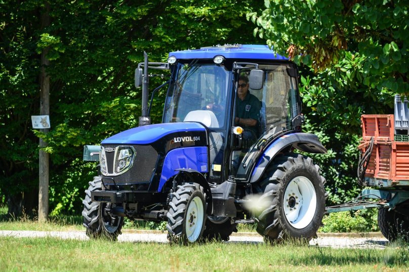 Трактор Ловол 504