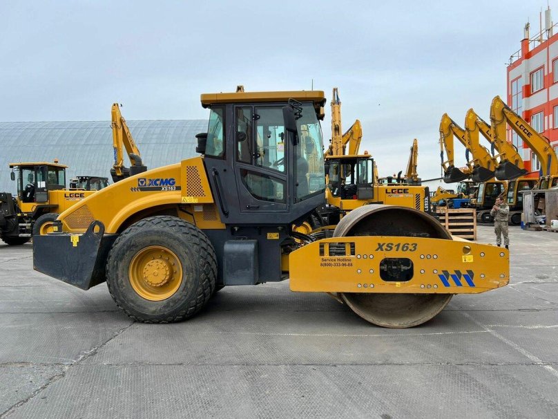 Каток XCMG xs163