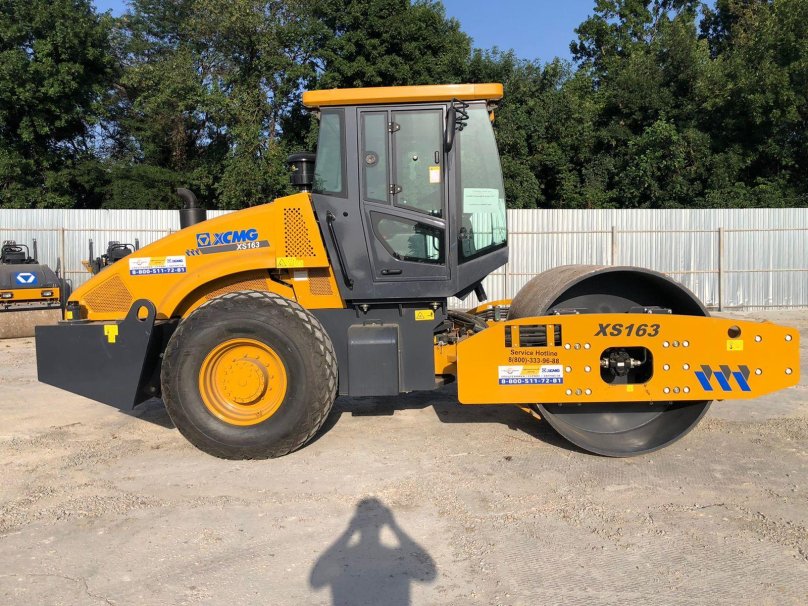 Каток XCMG xs143