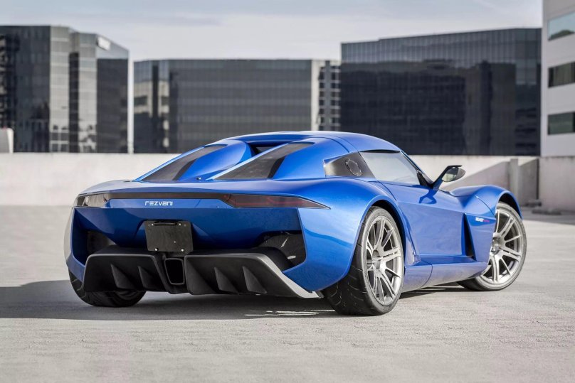 Резвани спорткар