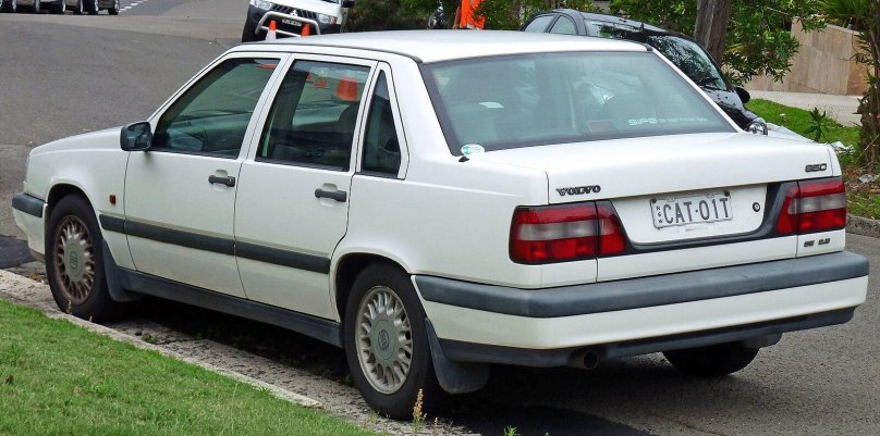 Volvo 850 sedan