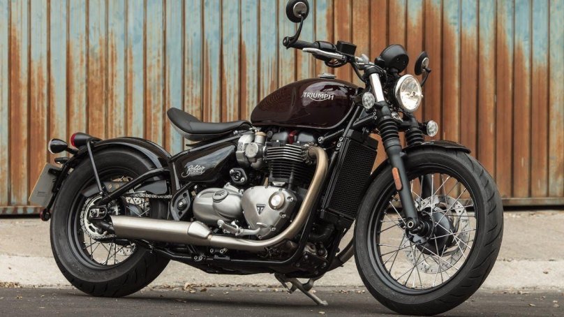 Triumph Bonneville Bobber Black