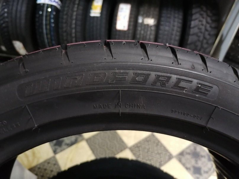 Windforce catchfors UHP 215/45 zr17