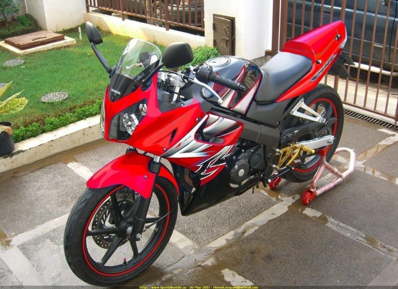 Honda cbr150r 2005