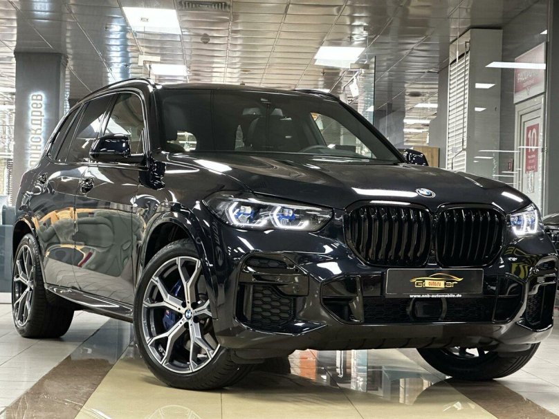BMW x5m 2020 черный