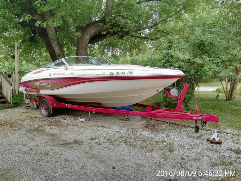 Rinker Captiva 212