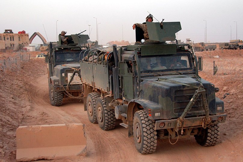 Oshkosh MTVR 6x6 самосвал 216