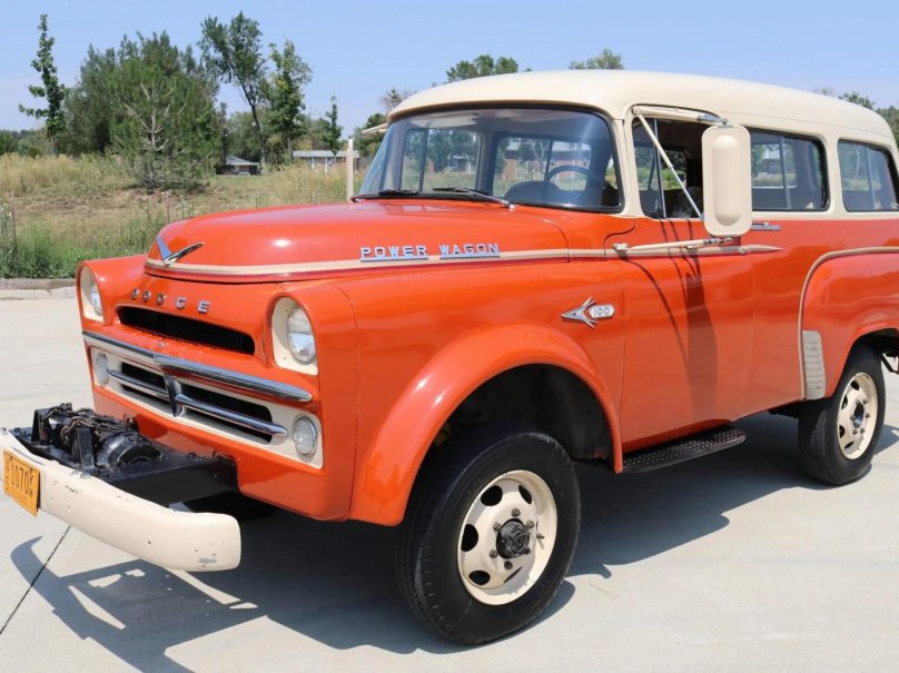 Dodge Power Wagon w100