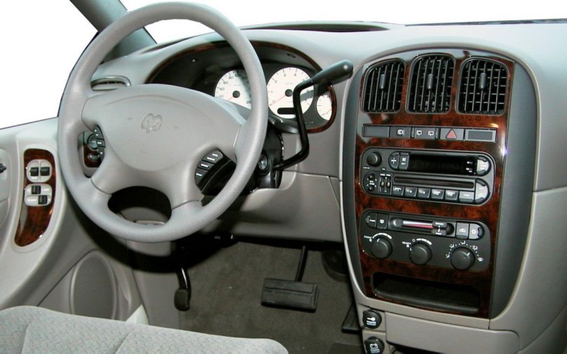 Dodge Caravan 2004 салон