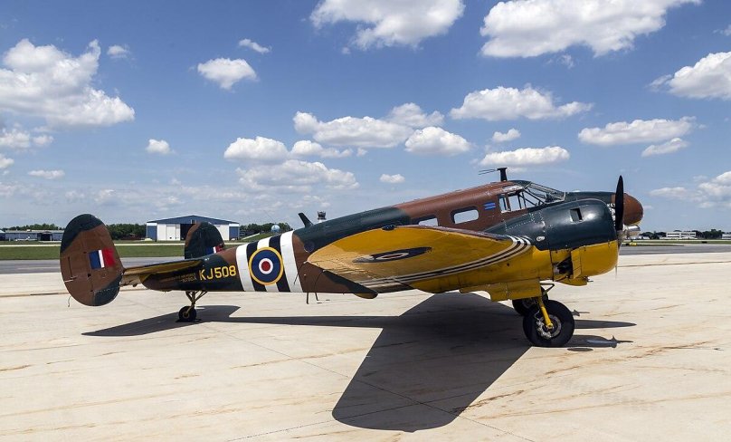 Beechcraft model 18 самолет