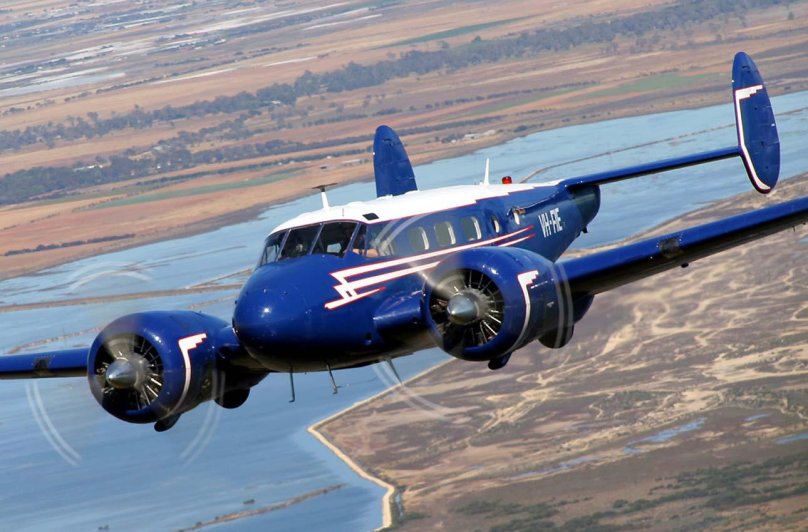 Самолет Beechcraft 18