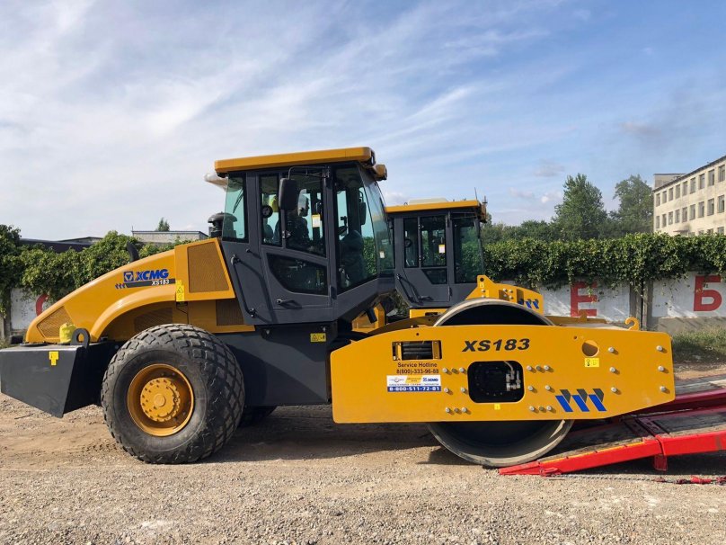 Грунтовый каток xs183