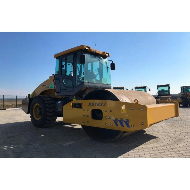 Каток вибрационный XCMG xs183
