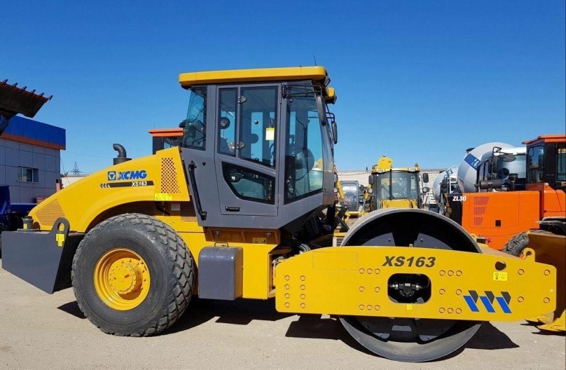 Каток XCMG xs163