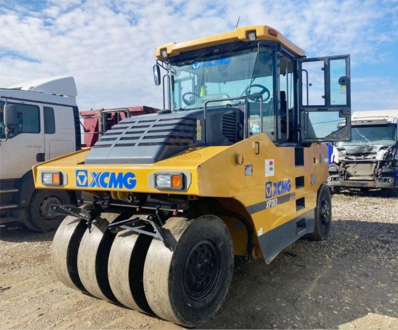 Каток XCMG xs203