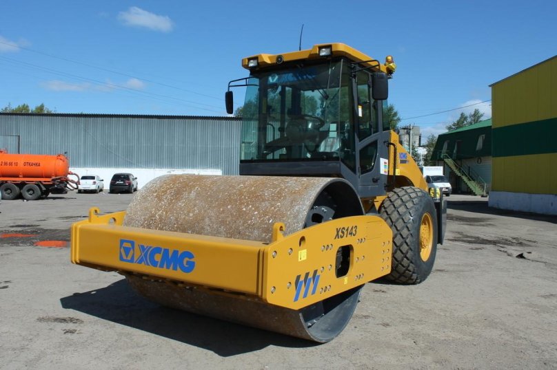 Каток XCMG xs143