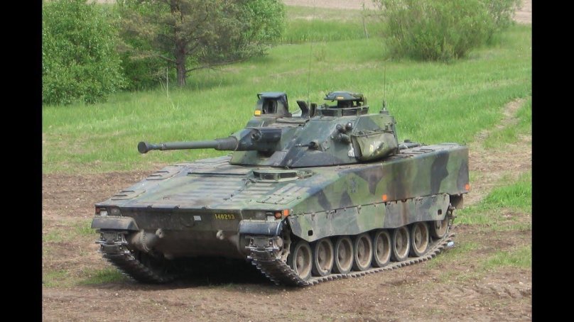 БМП Швеции cv90