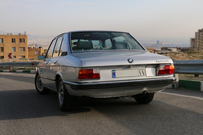 BMW 520i (e12)